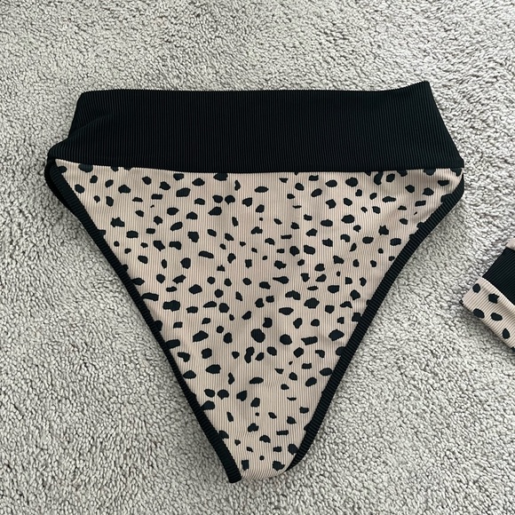 SOLD OUT Beach riot Eva bikini size L - Picture 3 of 10